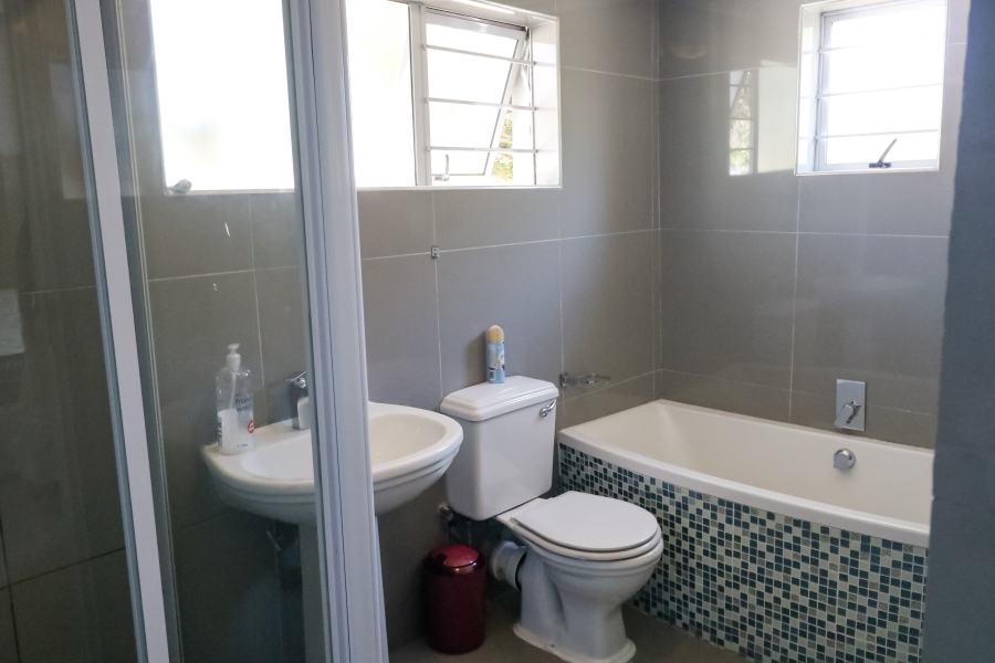 4 Bedroom Property for Sale in Cambridge West Eastern Cape